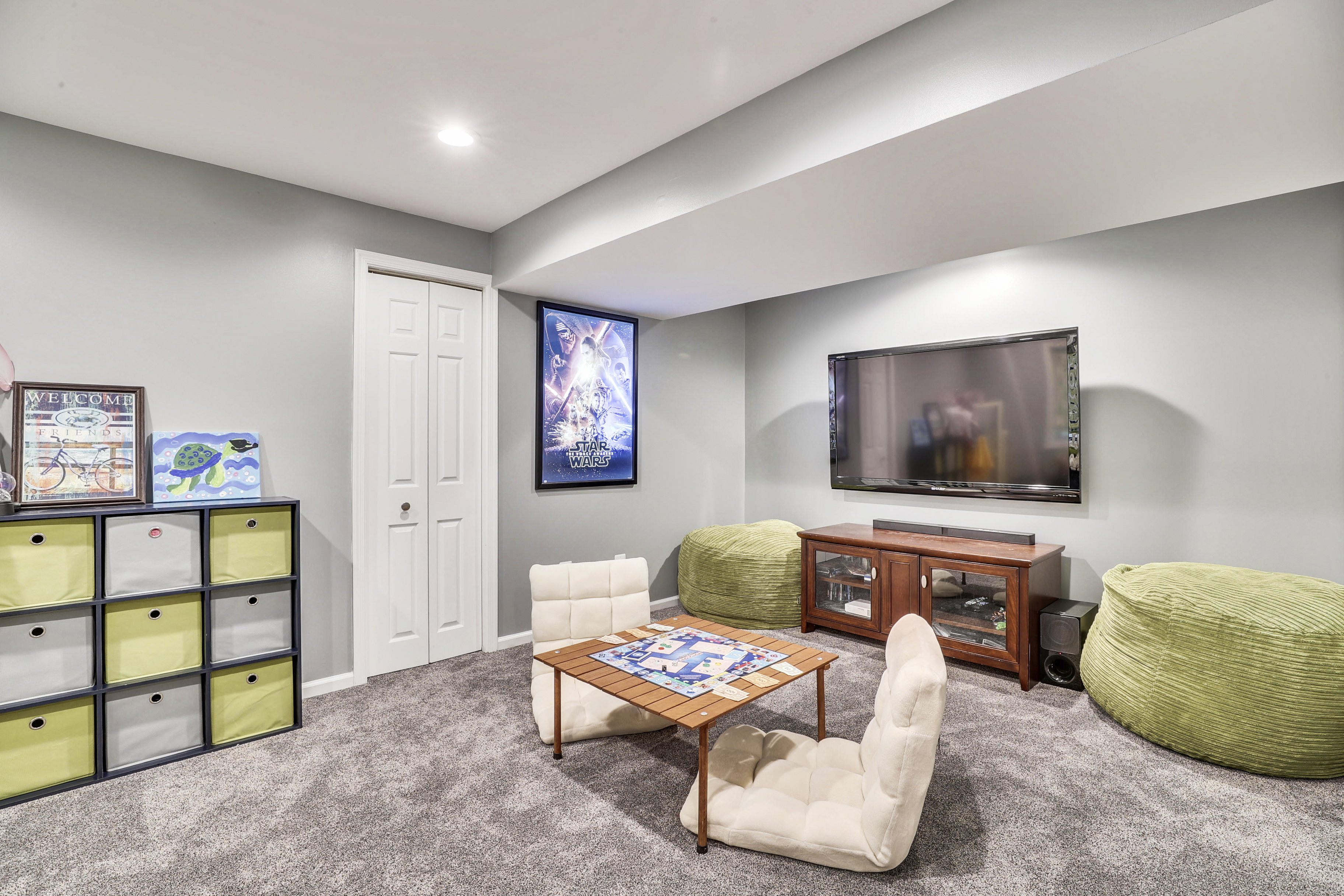 Interior-Recreation Room-12I6882