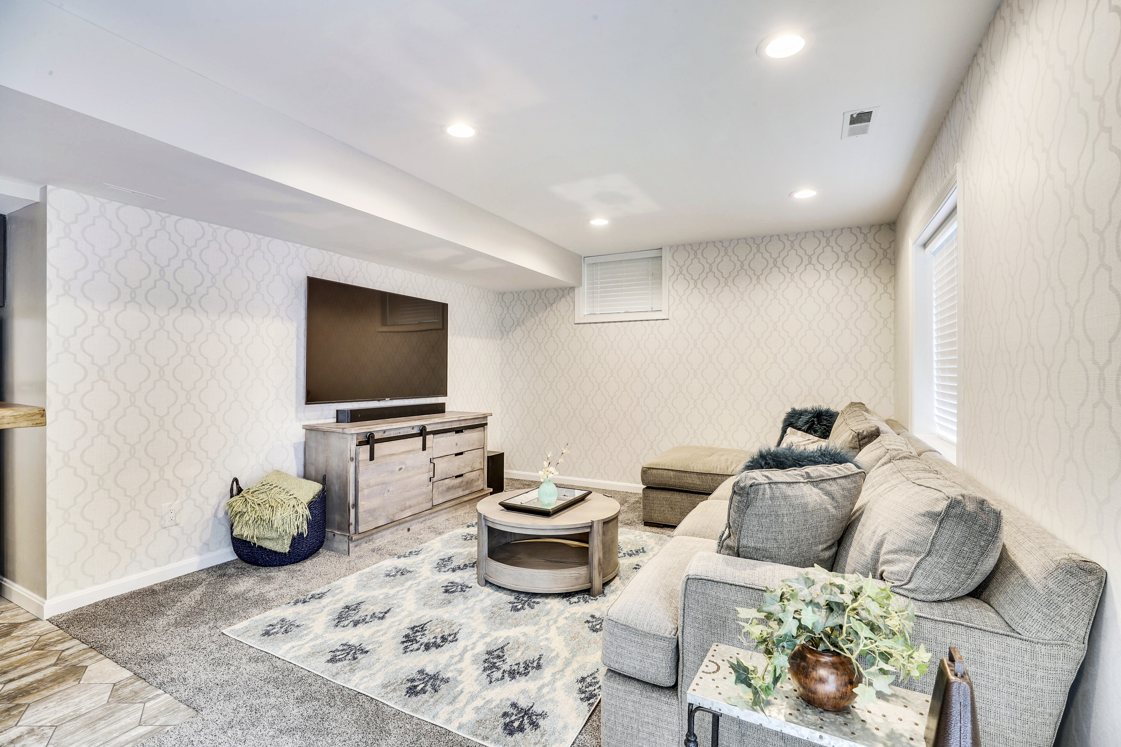 Interior-Sitting Area-12I6807