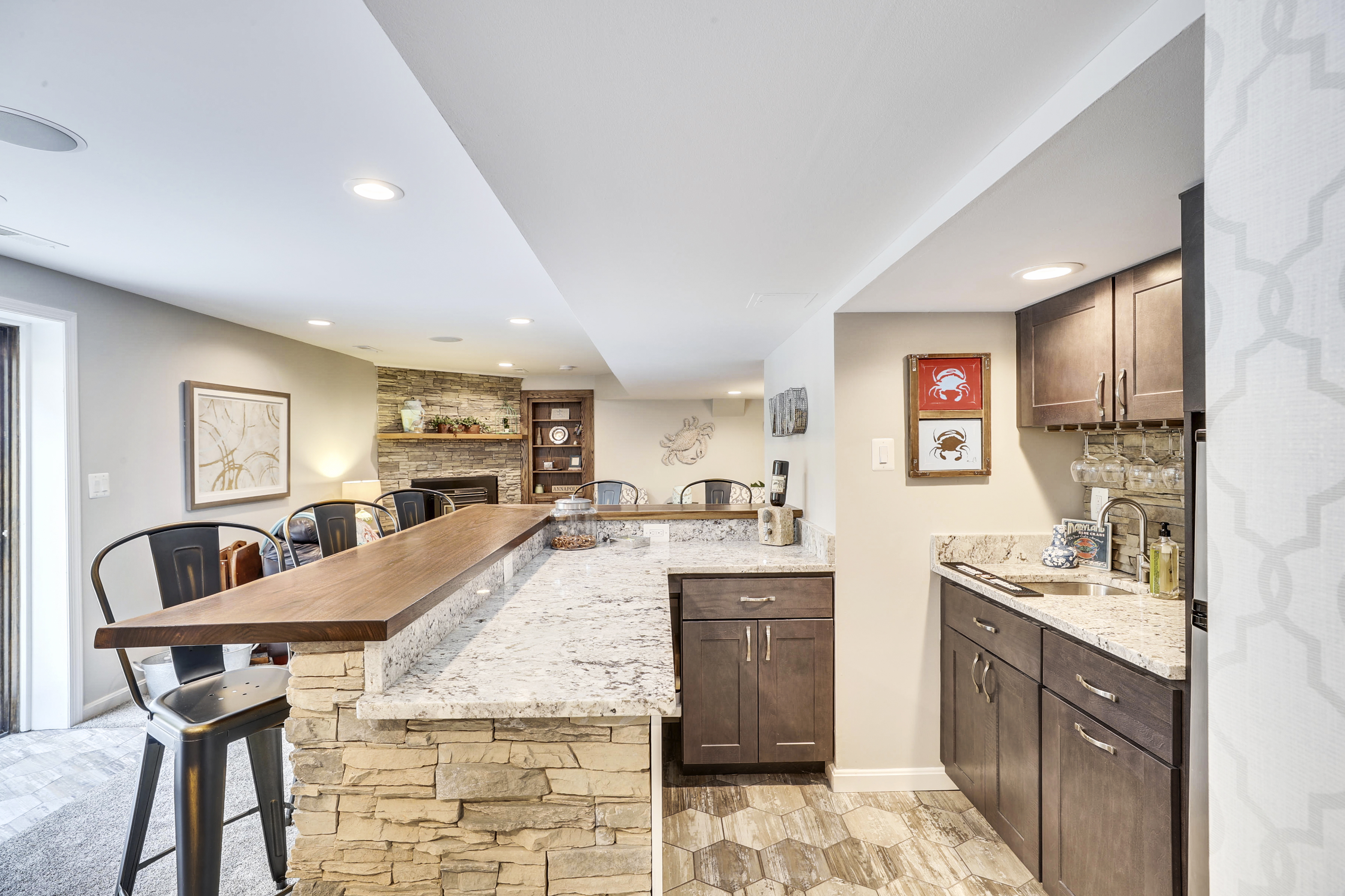 Interior-Wet Bar-12I6827