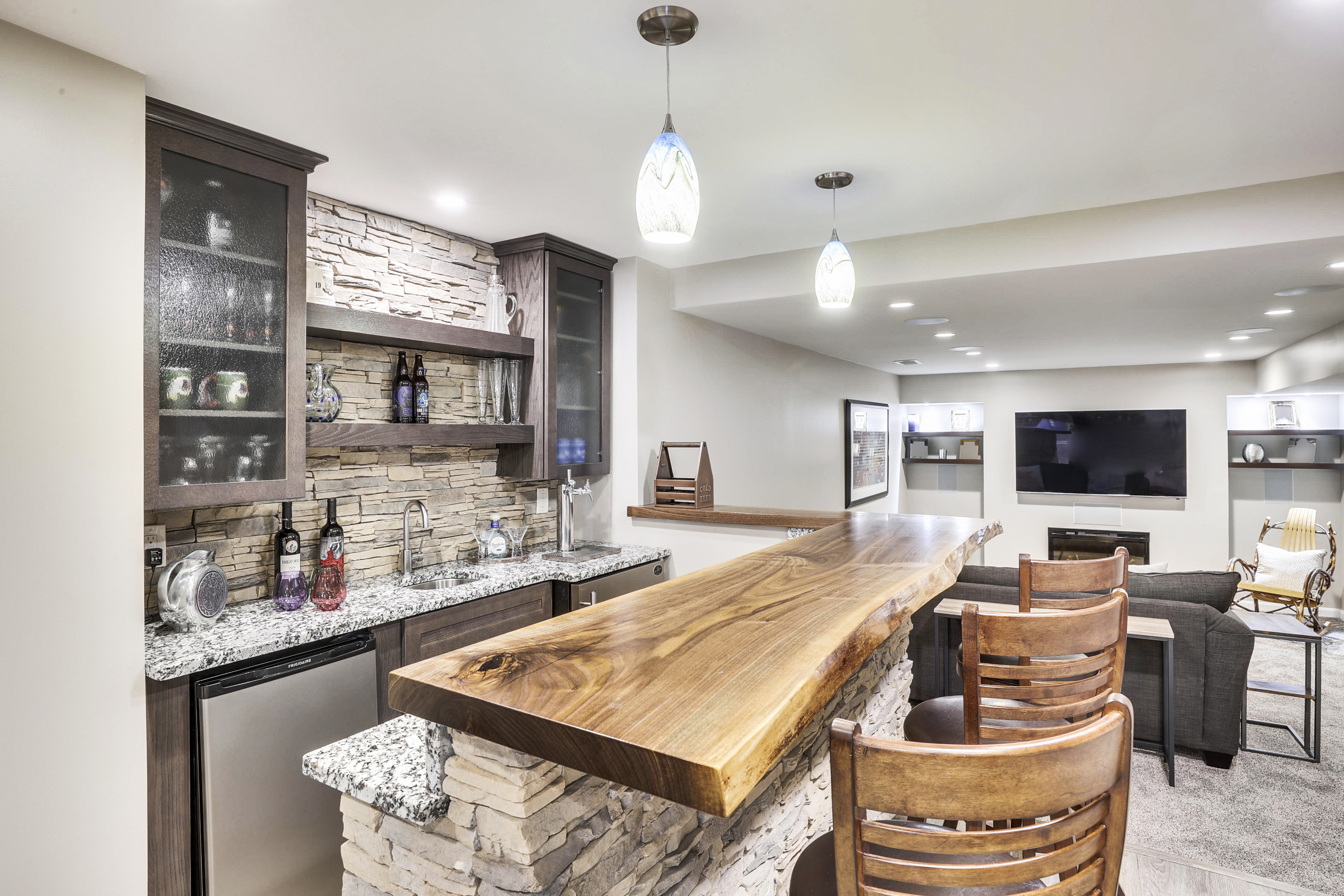 Lower Level-Wet Bar-12I1239