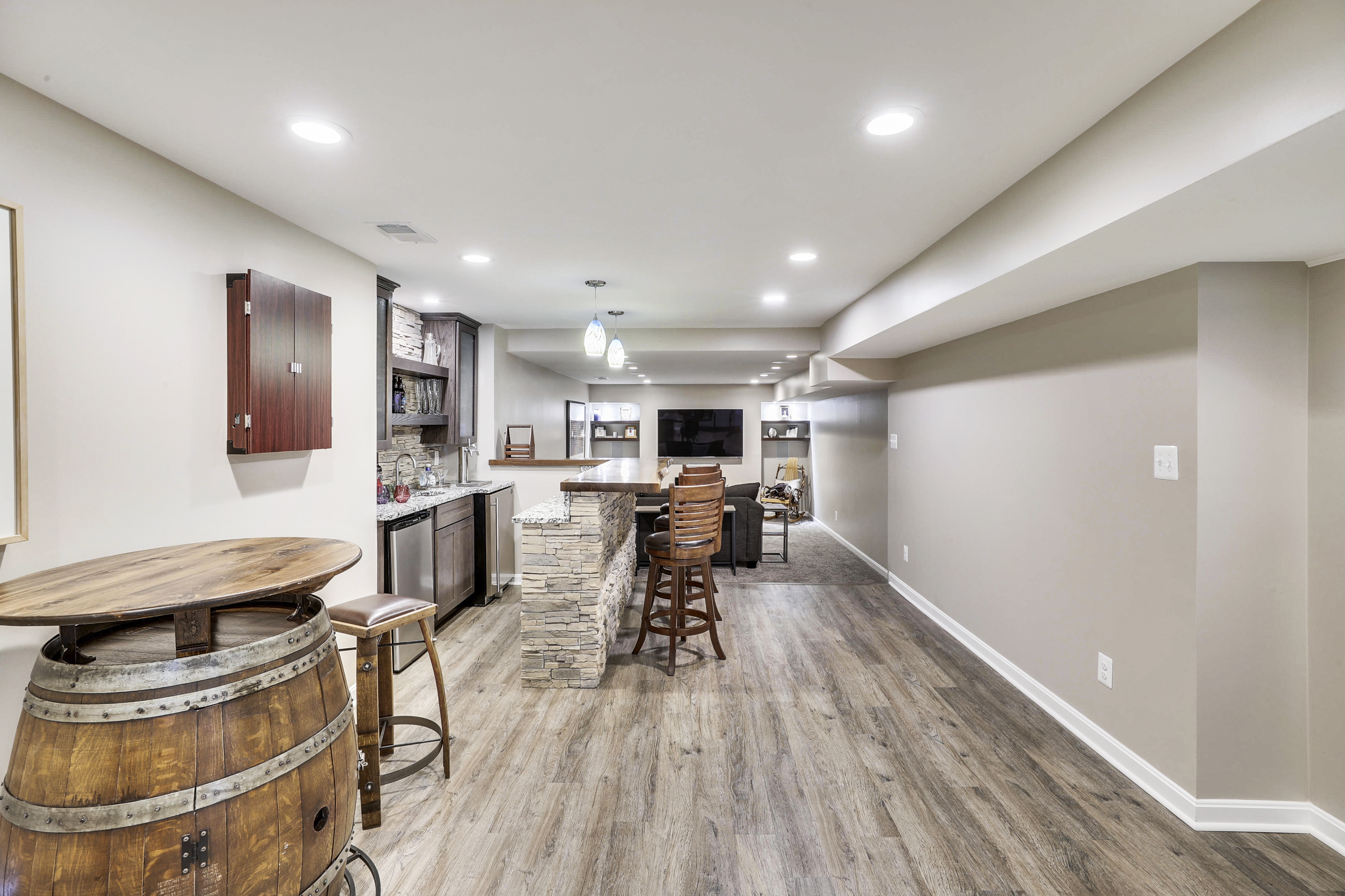 Lower Level-Wet Bar-12I1309