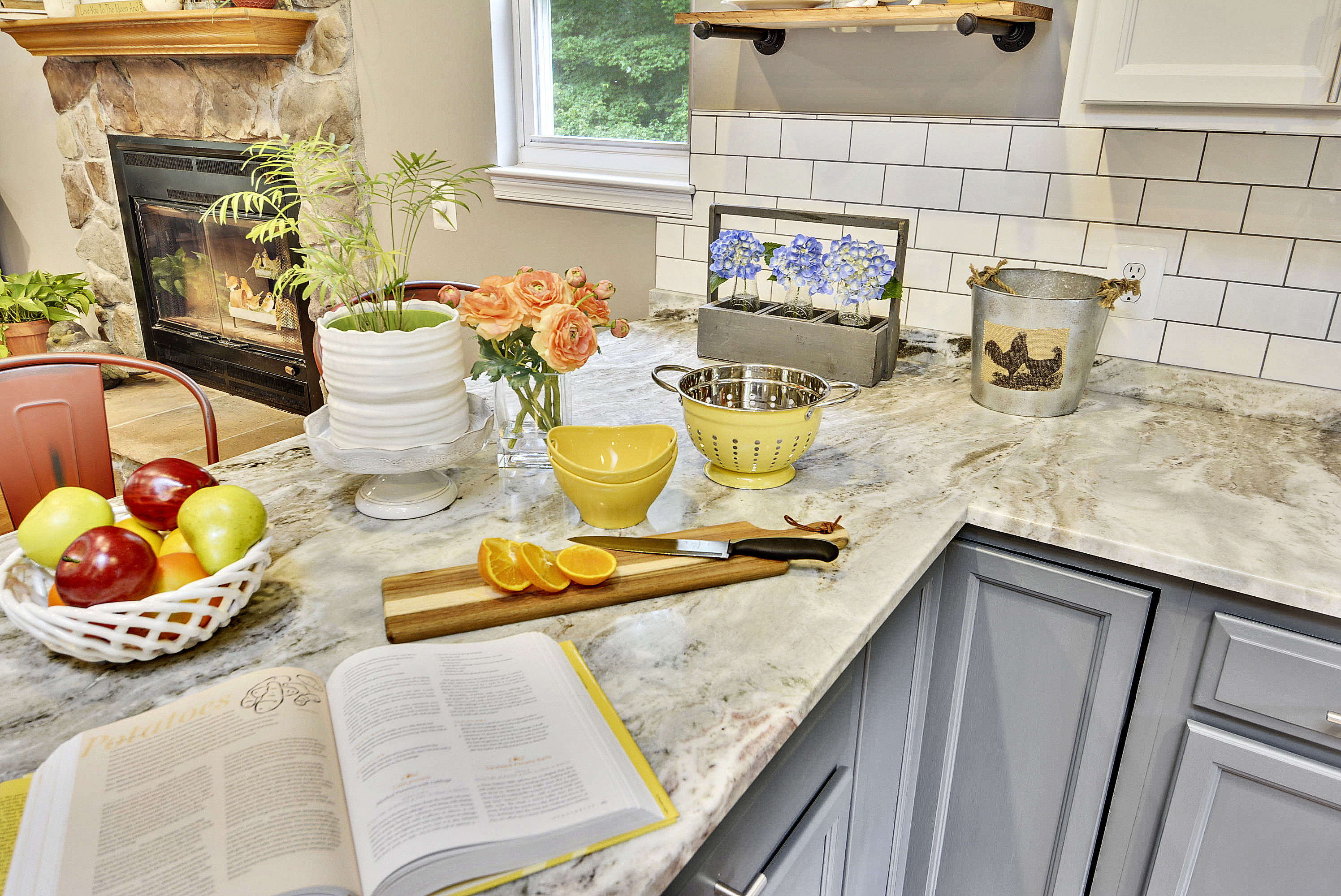 Main Level-Kitchen-DSC3230