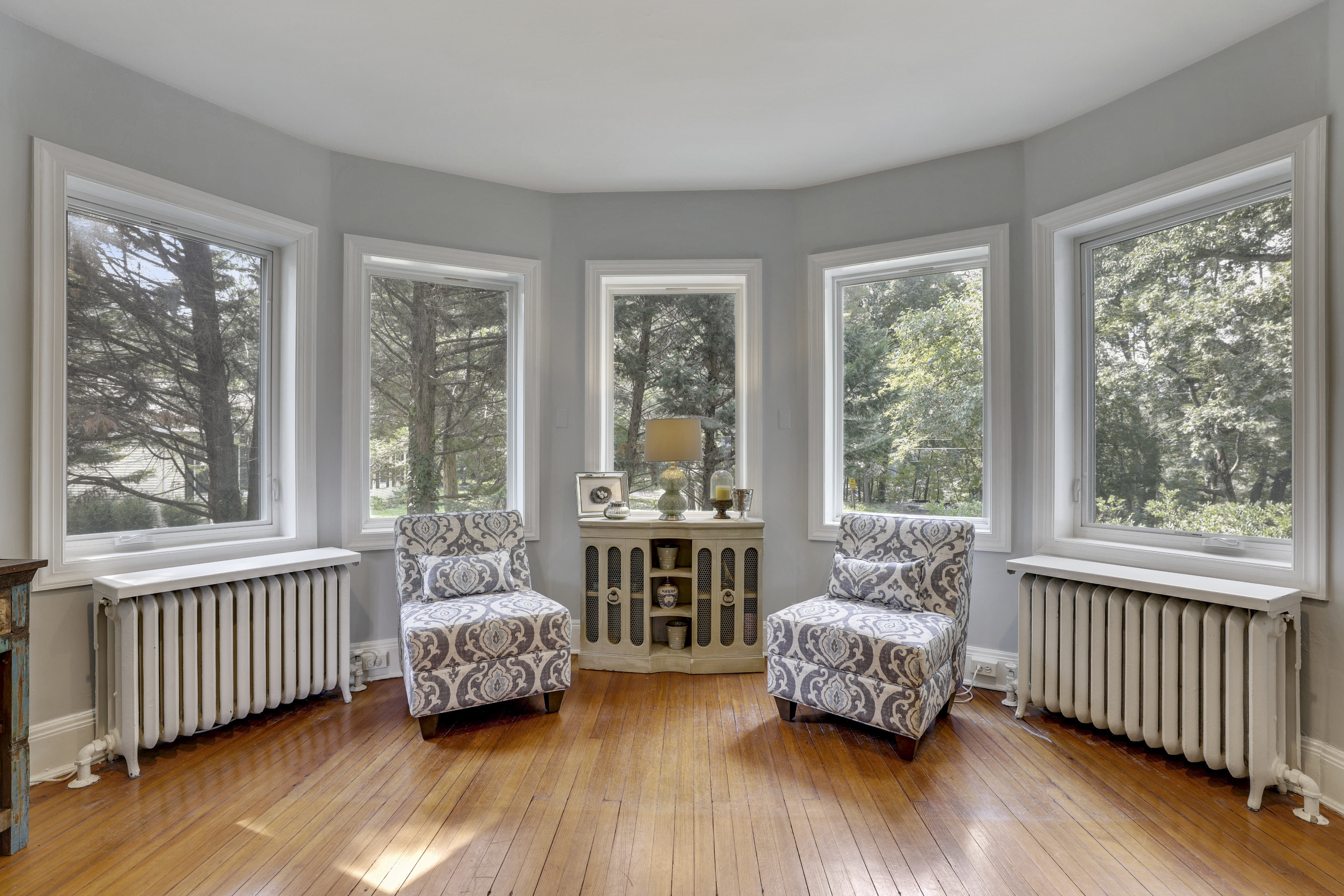 Main Level-Sitting Area-S3A0041