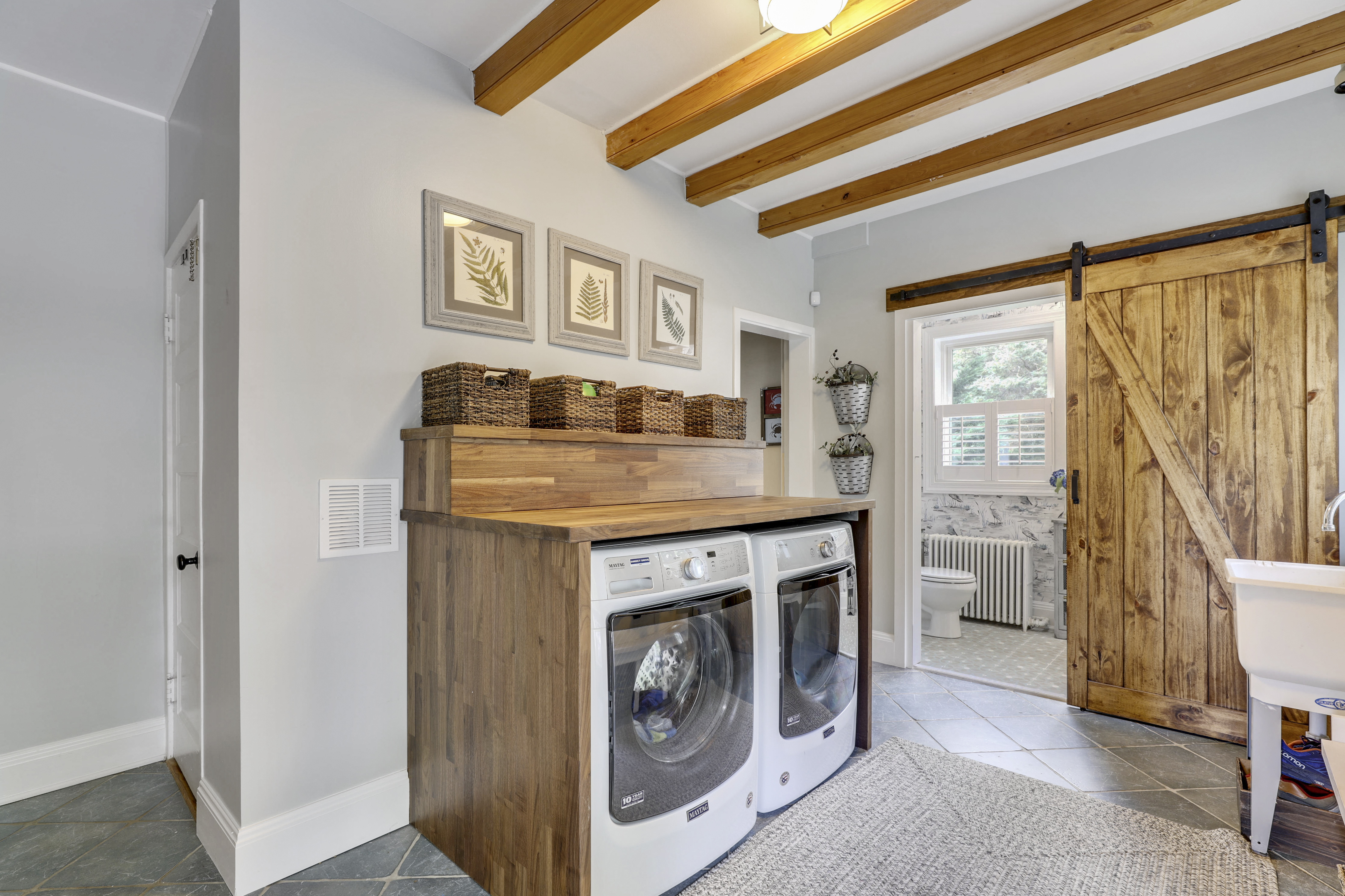 Main Level-Washer Dryer-S3A0001