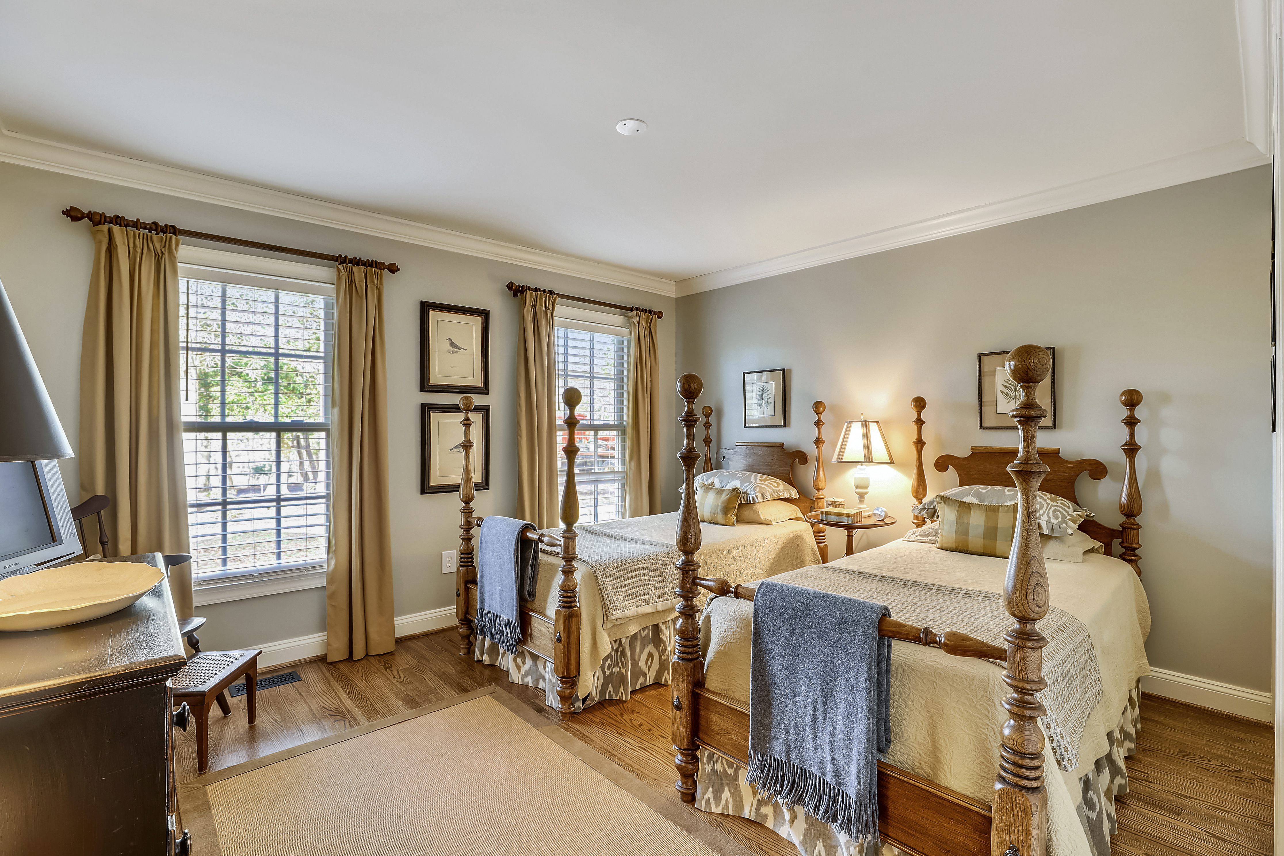 Main Level-Bedroom-S3A0056