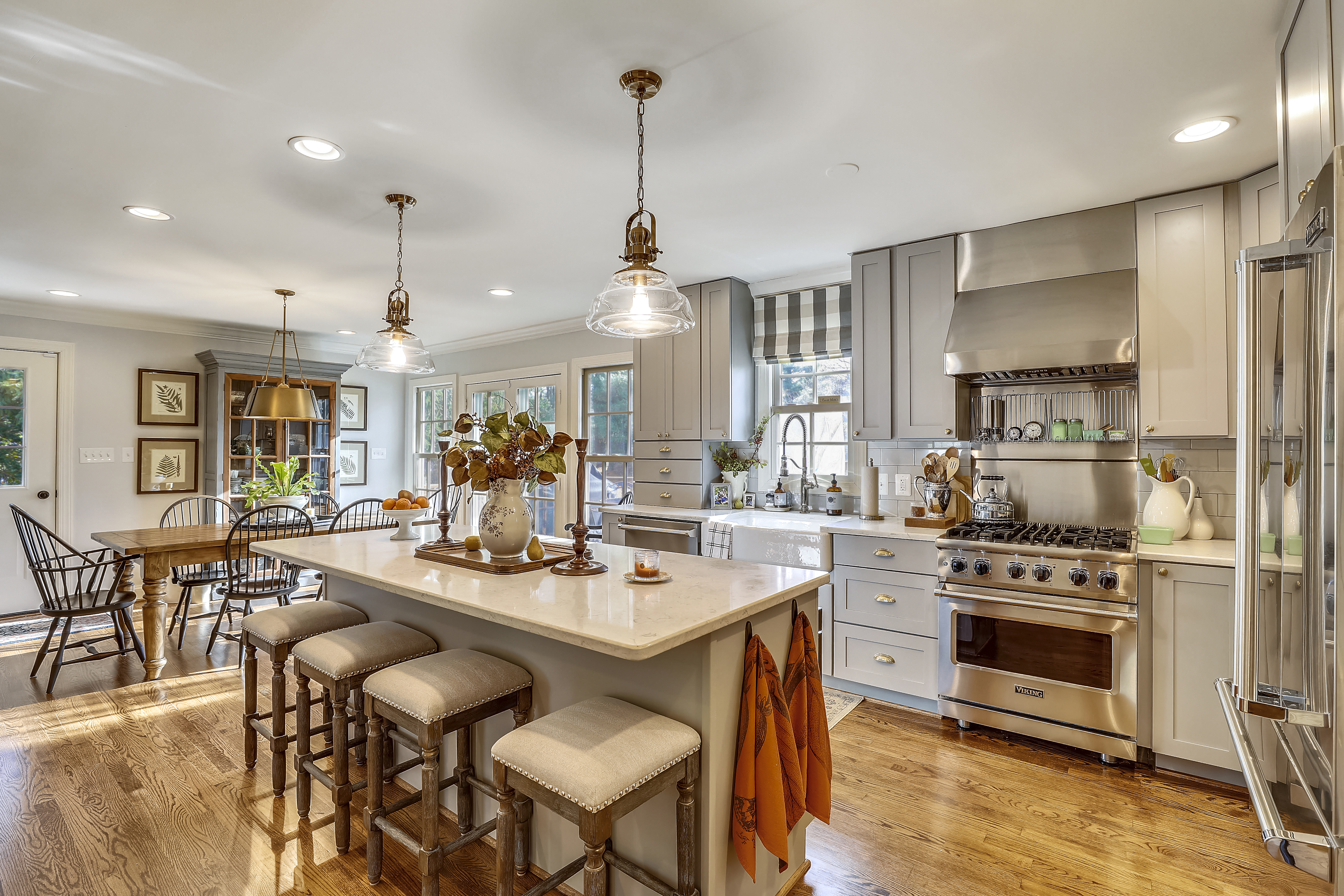 Main Level-Kitchen-S3A0036