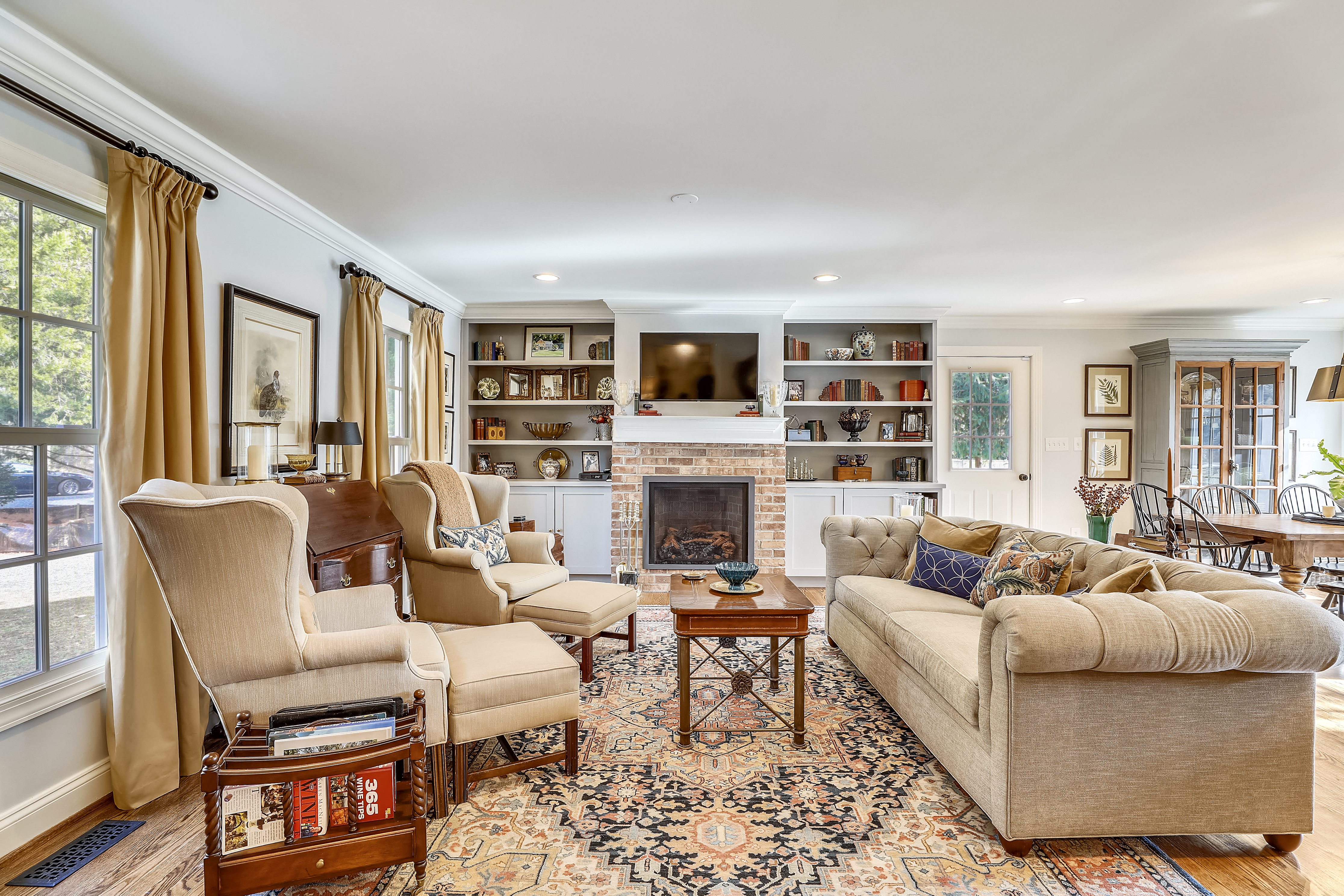 Main Level-Living Area-S3A0001