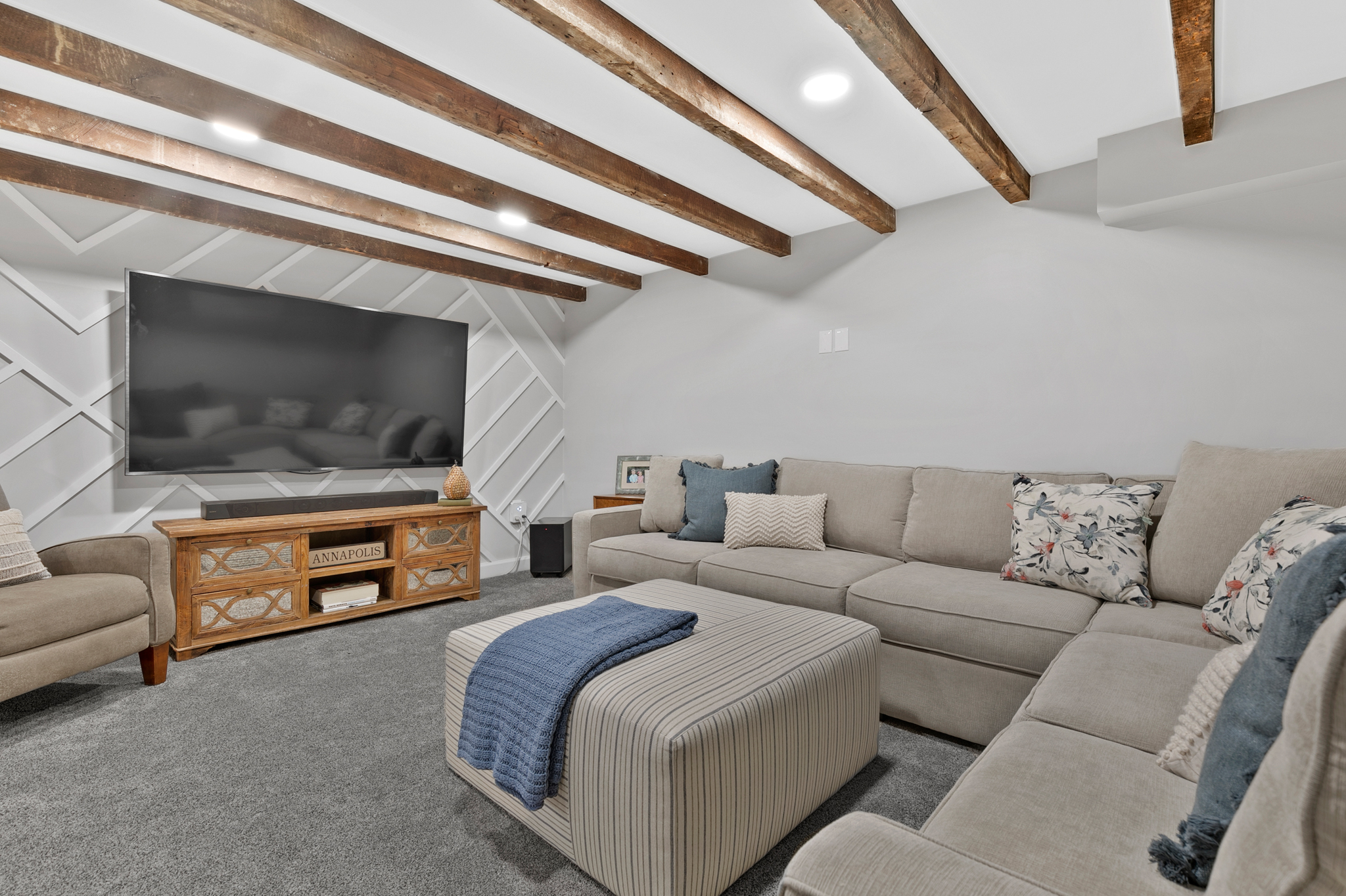 Barton Family Room TV Wall